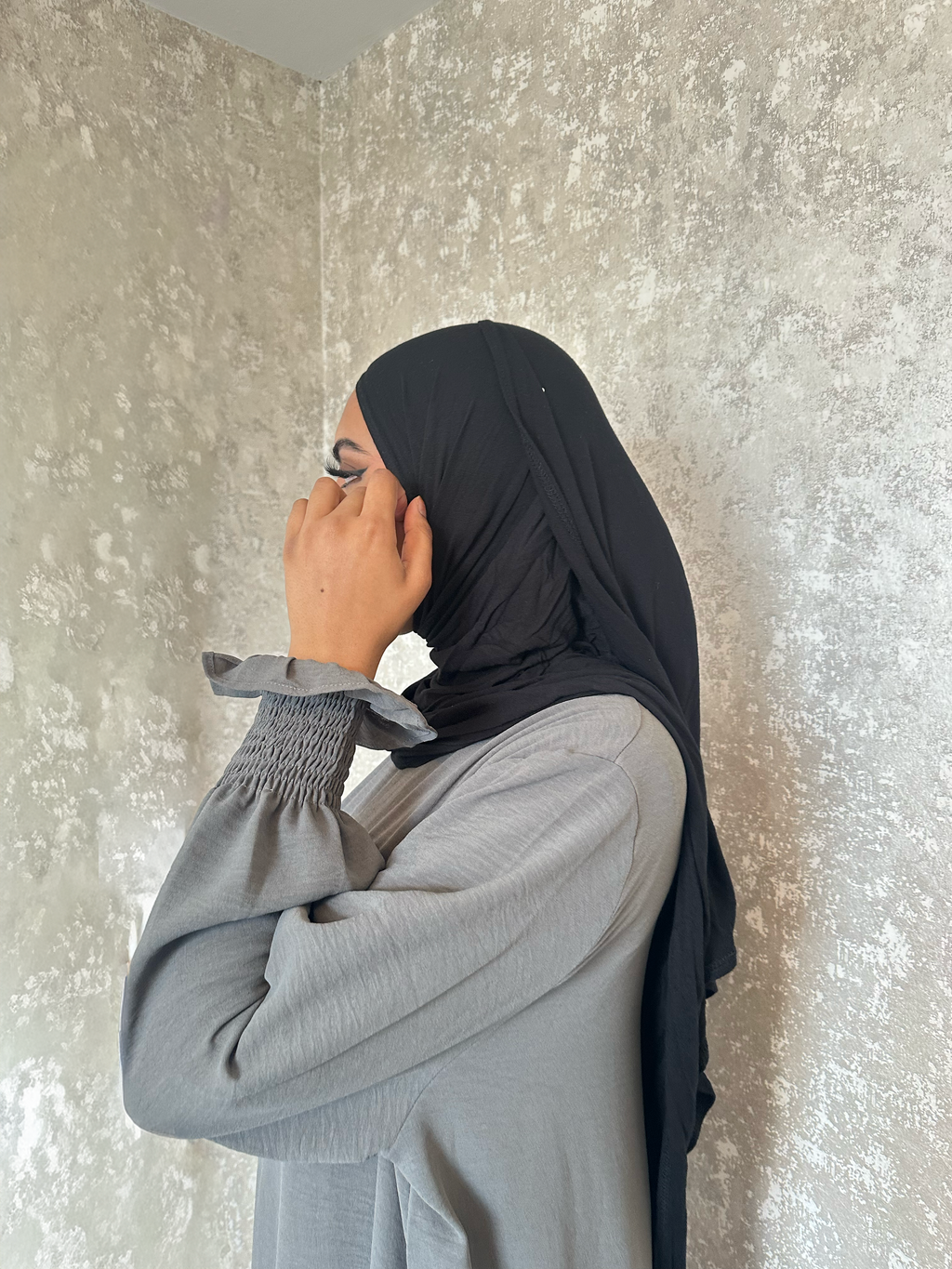 Grey Essentials Closed Abaya