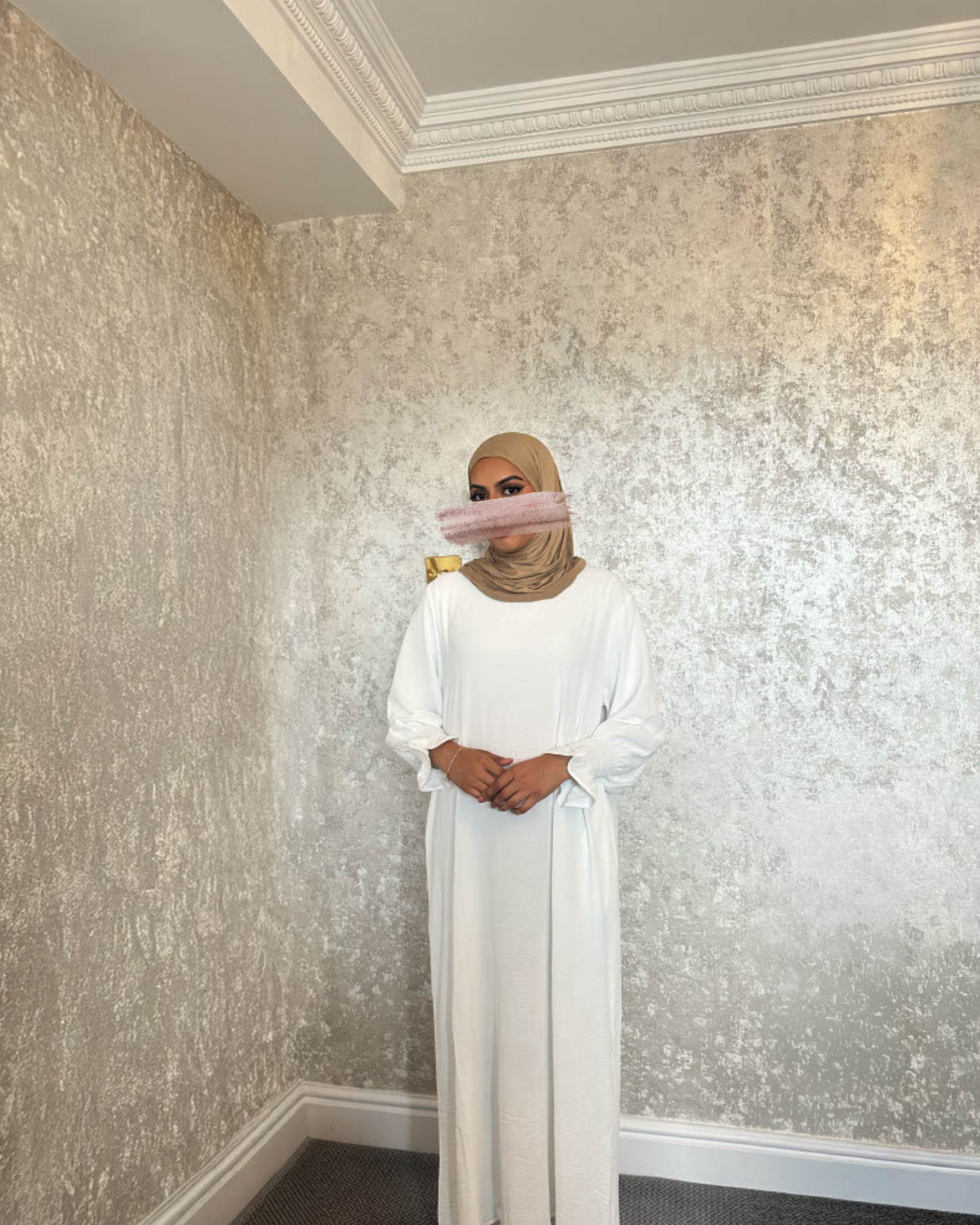 White Essentials Closed Abaya