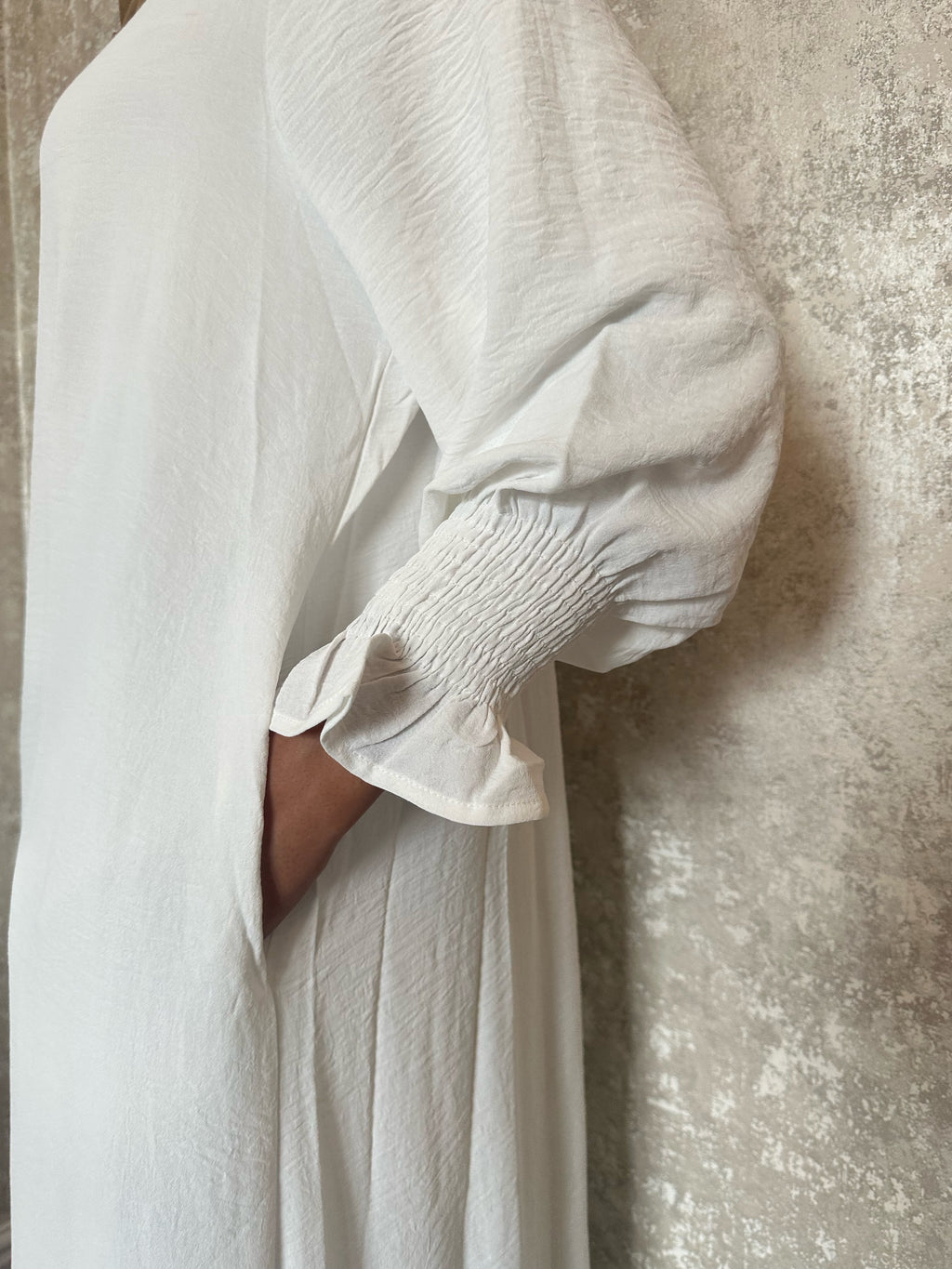 White Essentials Closed Abaya